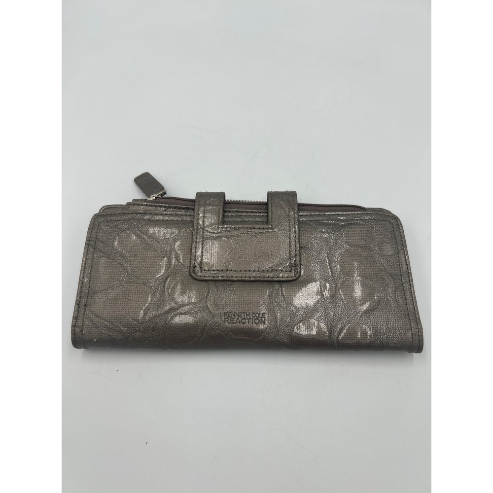 Kenneth Cole Reaction Pewter Metallic Crinkle Faux Leather Slim Clutch Wallet - Picture 2 of 6
